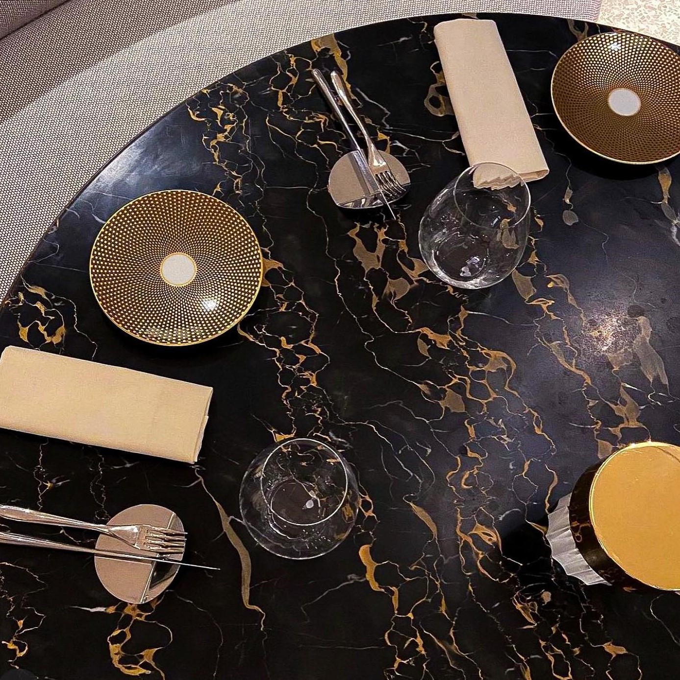 portoro table 1